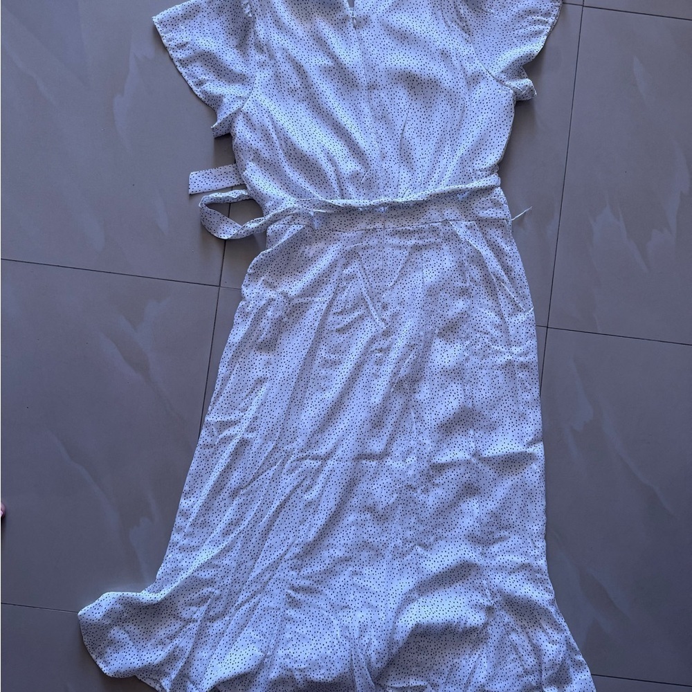 Silver Midi Sundress with Flutter Sleeves and Crew Neck - Picture 4 of 15